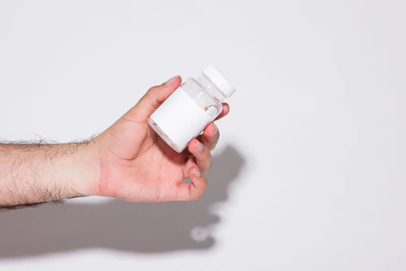 早洩藥+勃起藥可以一起吃嗎?混用風險與安全指南